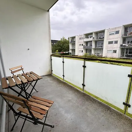 Convenient For 3 In Skejby